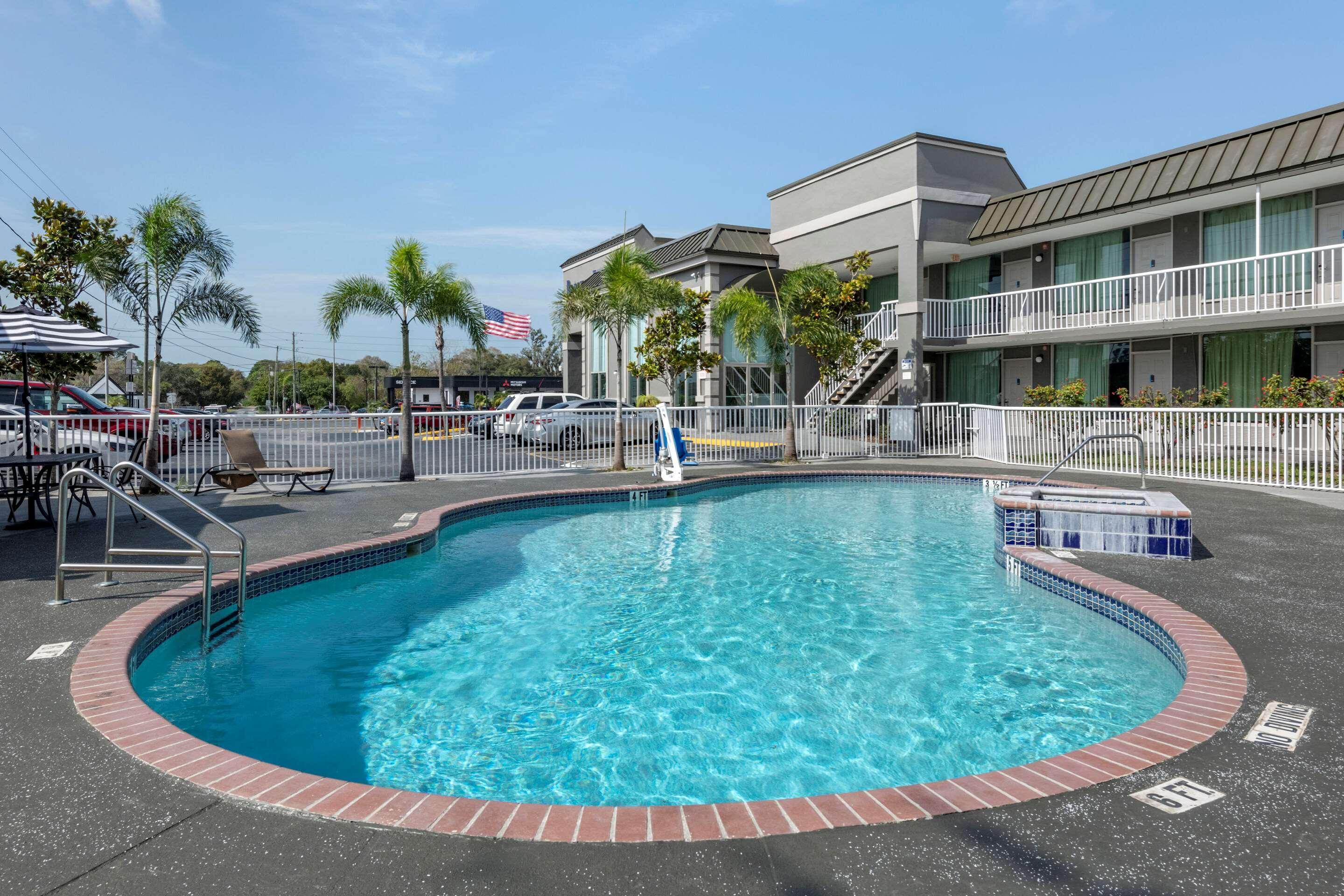 Rodeway Inn New Port Richey Exterior foto