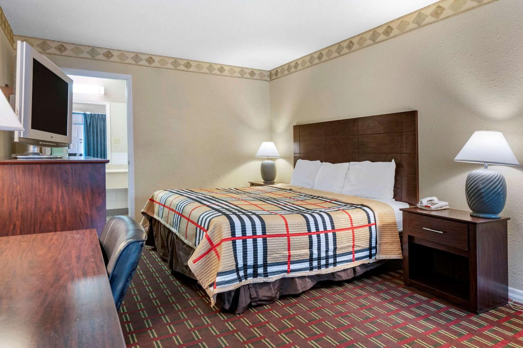 Rodeway Inn New Port Richey Exterior foto